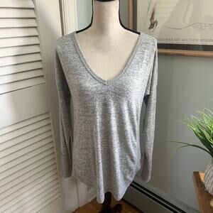 ABERCROMBIE FITCH Top Womens Medium Gray V-Neck Relaxed Fit Comfy Casual